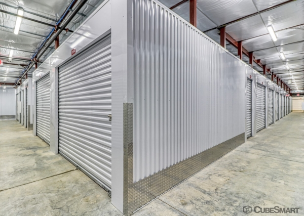 Facility photo: //images.sparefoot.com/medium/233111695f74426c160.jpg