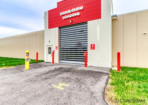 Facility photo: //images.sparefoot.com/medium/233111698d9abac6078.jpg