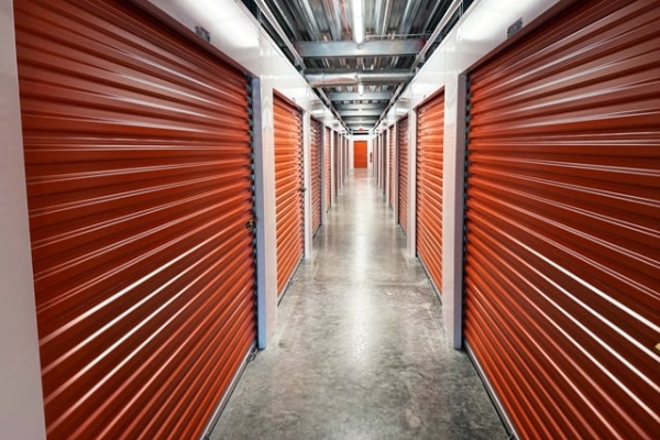 Facility photo: //images.sparefoot.com/medium/23311269f74ad474500.jpg