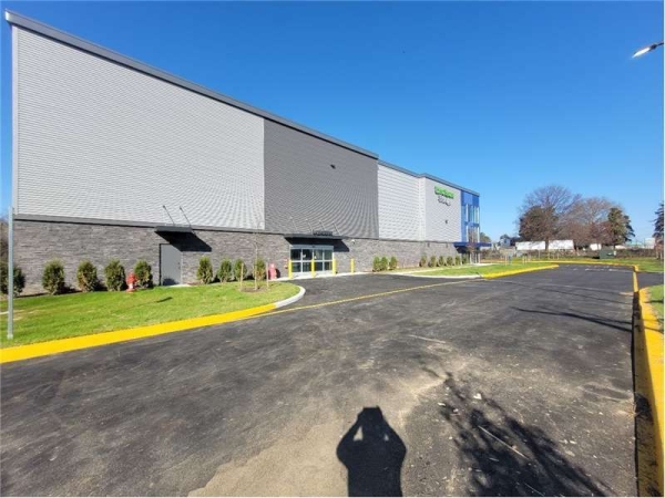 Facility photo: //images.sparefoot.com/medium/23313769943263b155a.jpg