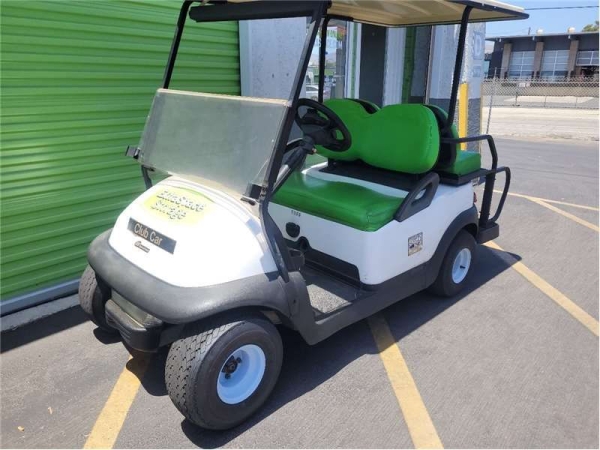 Facility photo: //images.sparefoot.com/medium/23313969943375db520.jpg