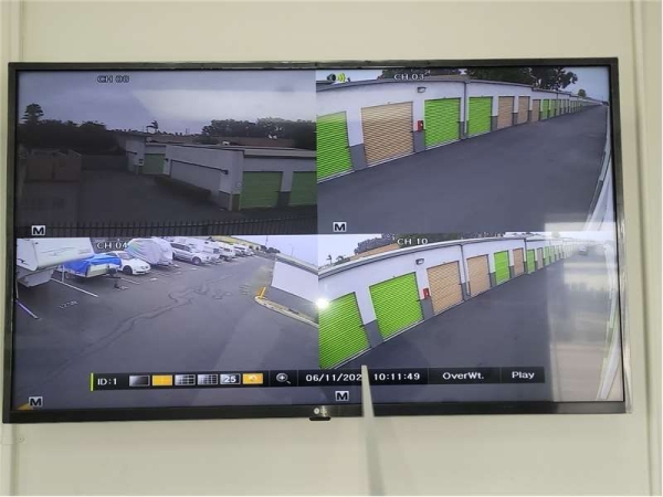 Facility photo: //images.sparefoot.com/medium/233139699433779fd0e.jpg