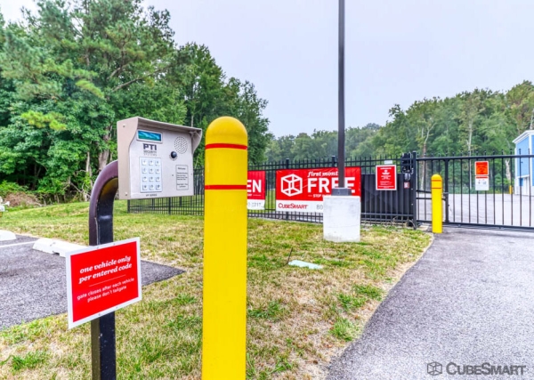 Facility photo: //images.sparefoot.com/medium/233147693d2c7527e74.jpg