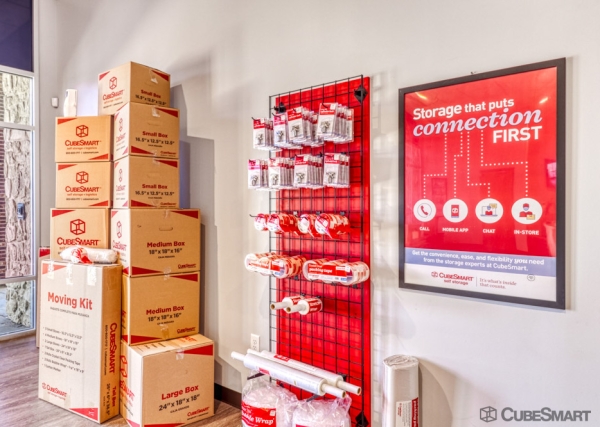 Facility photo: //images.sparefoot.com/medium/2331636a19561c13373.jpg