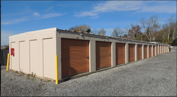 Facility photo: //images.sparefoot.com/medium/23317966e14c2b2a3d9.png