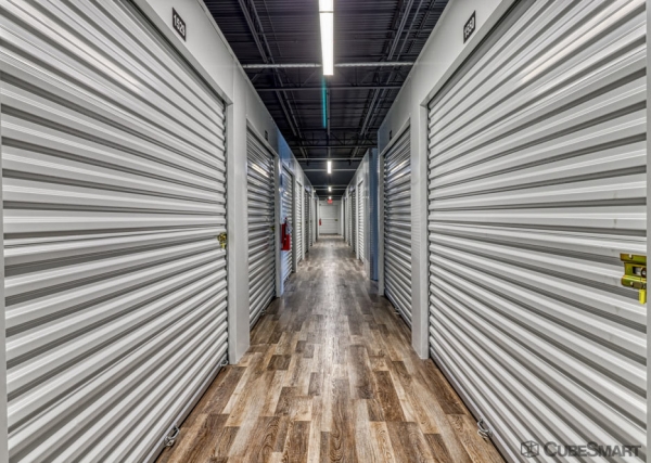Facility photo: //images.sparefoot.com/medium/23320468833f5fa9437.jpg