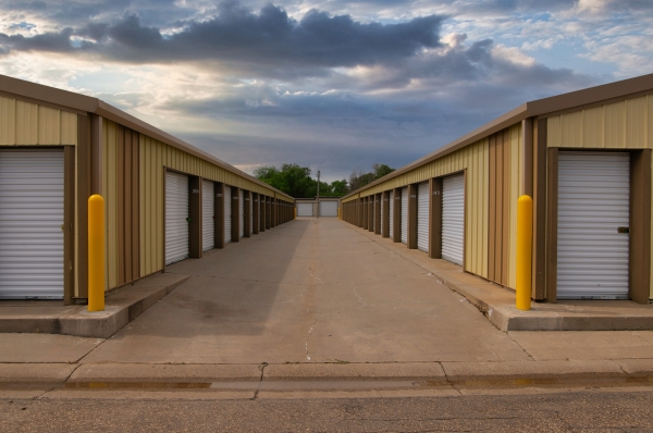 Facility photo: //images.sparefoot.com/medium/233218669195029257a.jpg
