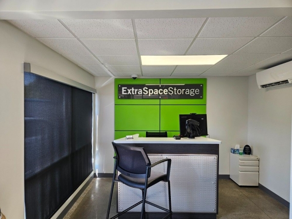 Facility photo: //images.sparefoot.com/medium/23322169da386f07d26.jpg