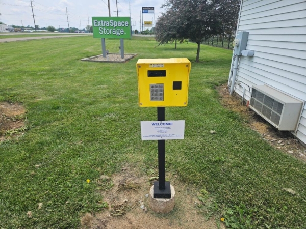 Facility photo: //images.sparefoot.com/medium/2332576a0da3d70c1b3.jpg