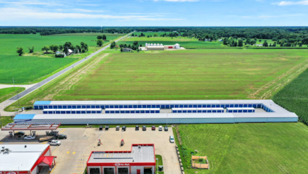 Facility photo: //images.sparefoot.com/medium/23327169942e621eaee.jpg