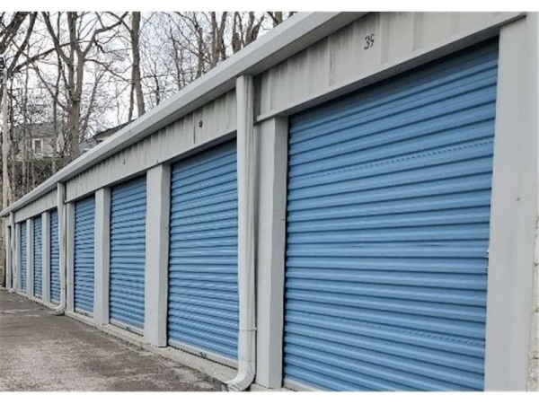 Facility photo: //images.sparefoot.com/medium/23327269942e5c969a8.jpg