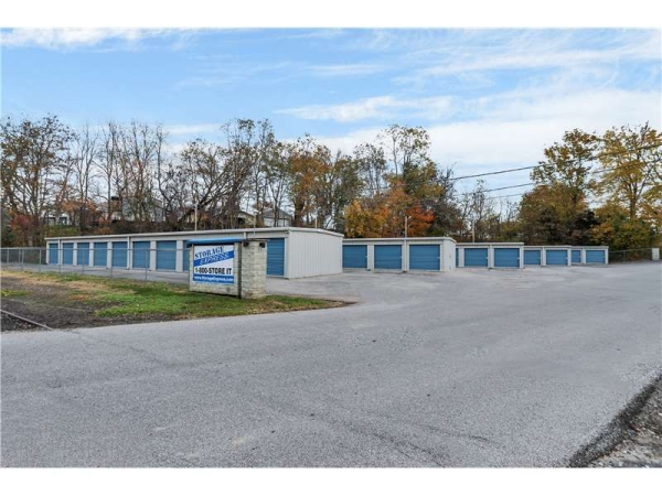 Facility photo: //images.sparefoot.com/medium/23327269942e5fc77b8.jpg