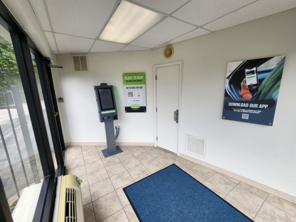 Facility photo: //images.sparefoot.com/medium/2332766a3fbbb2d9fb3.jpg