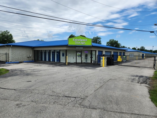 Facility photo: //images.sparefoot.com/medium/2332776a3fbbb0922fc.jpg