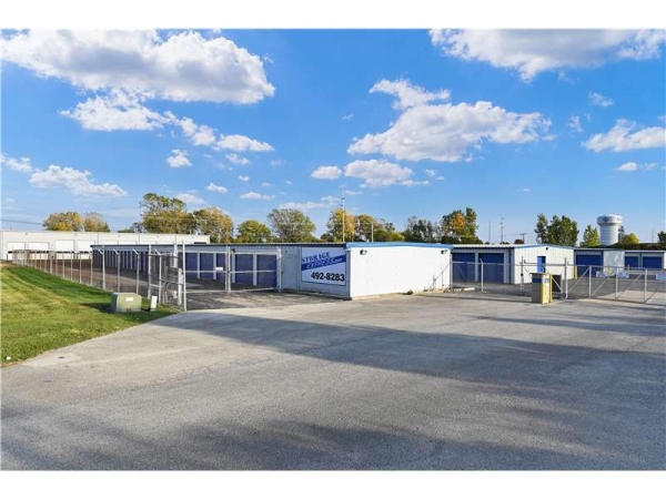 Facility photo: //images.sparefoot.com/medium/23328069942e8aeb9aa.jpg