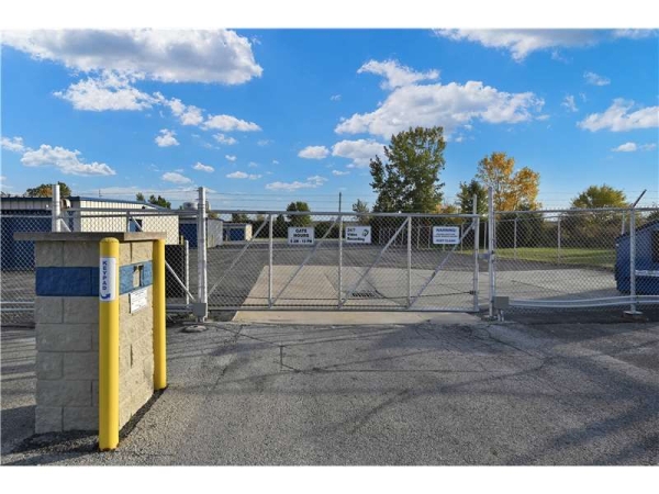 Facility photo: //images.sparefoot.com/medium/23328069942e8bb50a7.jpg