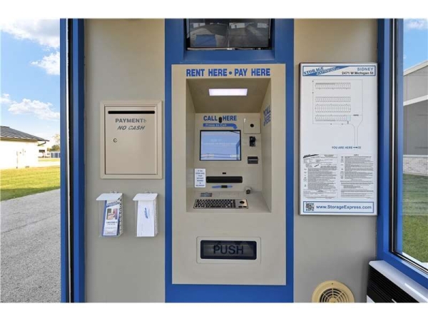 Facility photo: //images.sparefoot.com/medium/23328069942e900367d.jpg
