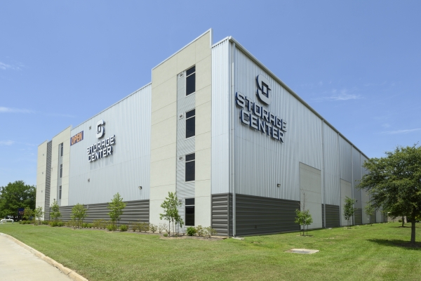 Facility photo: //images.sparefoot.com/medium/23336466423d15c8e48.jpg