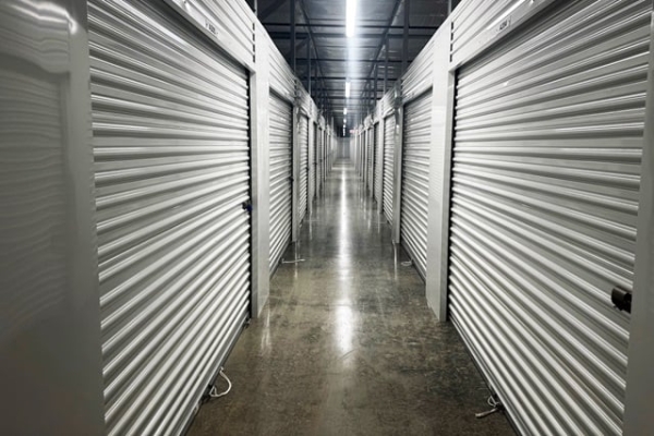 Facility photo: //images.sparefoot.com/medium/23339869df95e739b9a.jpg