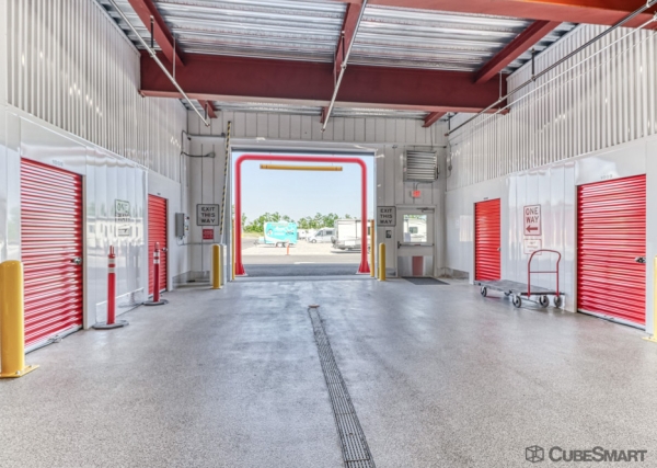 Facility photo: //images.sparefoot.com/medium/23340868834d1b10ce4.jpg