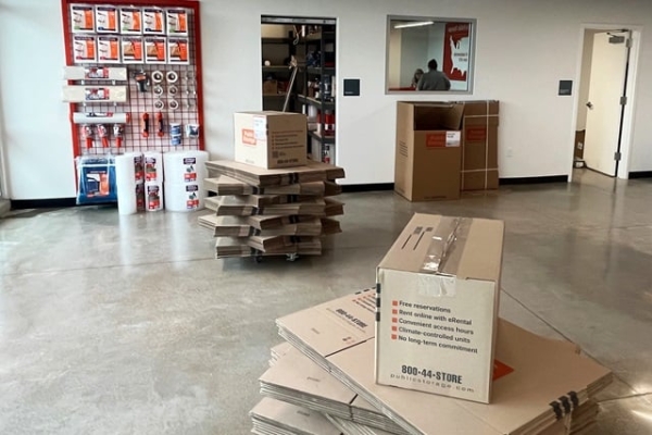 Facility photo: //images.sparefoot.com/medium/2334626877a60461df3.jpg