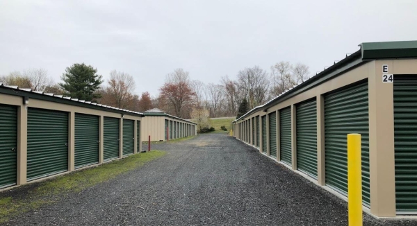 Facility photo: //images.sparefoot.com/medium/23349268b1f44dae3b4.jpg