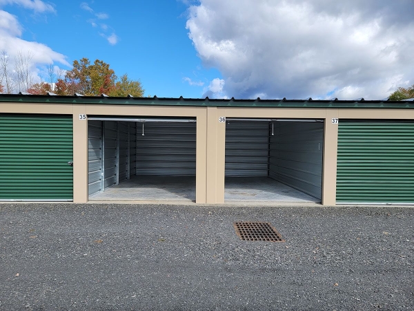 Facility photo: //images.sparefoot.com/medium/23349268b1f5b7321ac.jpg