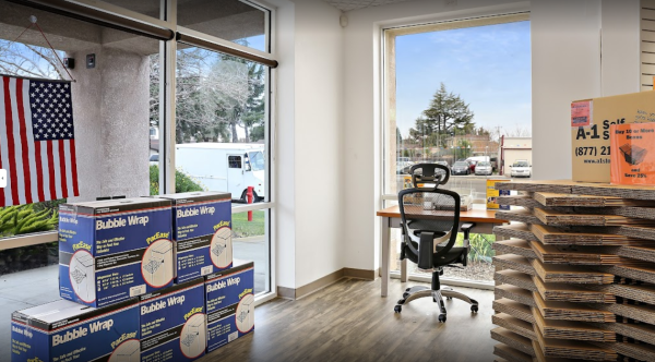 Facility photo: //images.sparefoot.com/medium/233509656a67fba9ad2.png