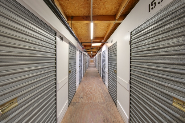 Facility photo: //images.sparefoot.com/medium/23352165402870a03de.jpg