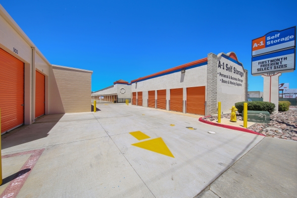 Facility photo: //images.sparefoot.com/medium/2335216541120424f5c.jpg