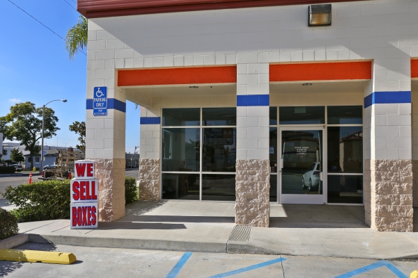 Facility photo: //images.sparefoot.com/medium/233529654039959cc2e.jpg