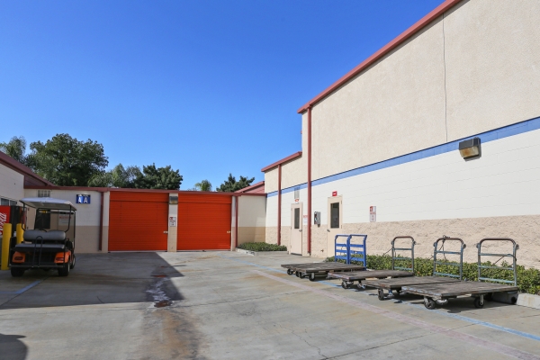 Facility photo: //images.sparefoot.com/medium/233529654039b0a864d.jpg