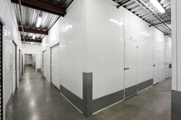 Facility photo: //images.sparefoot.com/medium/2335596568d97c868eb.jpg