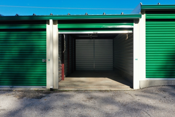 Facility photo: //images.sparefoot.com/medium/2336366876aa7107f1f.jpg