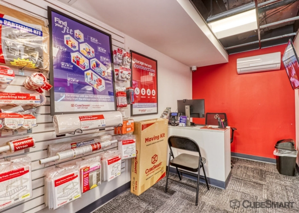 Facility photo: //images.sparefoot.com/medium/2336506890622c79a54.jpg