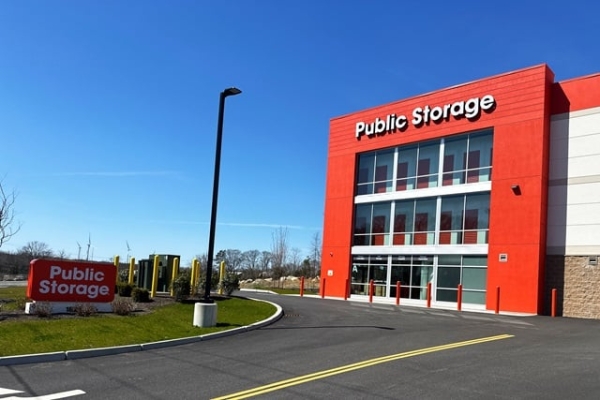 Facility photo: //images.sparefoot.com/medium/2336596878f75c2ece8.jpg