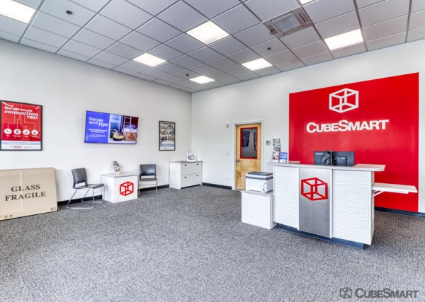 Facility photo: //images.sparefoot.com/medium/233670688343e20c740.jpg