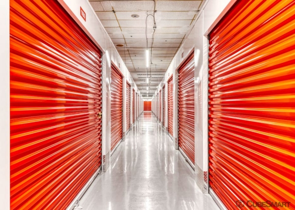 Facility photo: //images.sparefoot.com/medium/233670691ee66613846.jpg