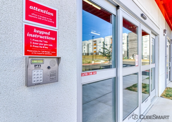 Facility photo: //images.sparefoot.com/medium/23367269146a3e7bb71.jpg