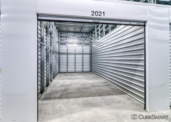 Facility photo: //images.sparefoot.com/medium/233672691f04c63852c.jpg