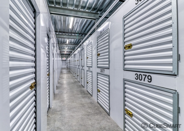 Facility photo: //images.sparefoot.com/medium/2336726975ee0349f9e.jpg