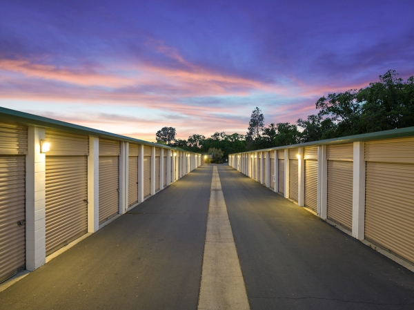 Facility photo: //images.sparefoot.com/medium/233674663b95c0c2db6.jpg