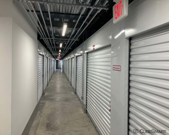 Facility photo: //images.sparefoot.com/medium/233678688dbeb608989.jpg