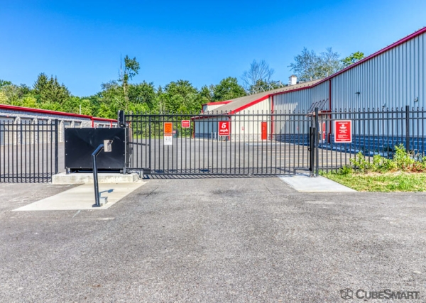 Facility photo: //images.sparefoot.com/medium/2336786983194adadc2.jpg