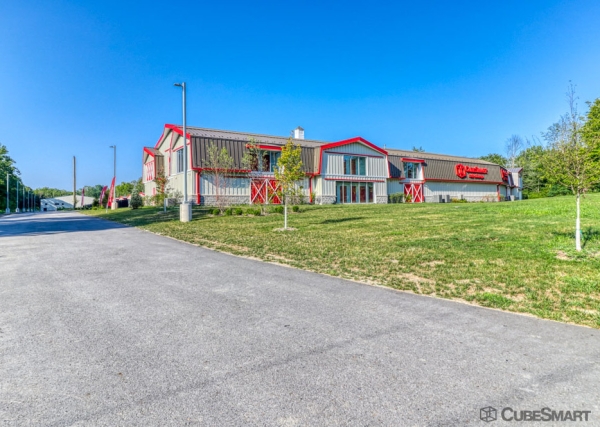 Facility photo: //images.sparefoot.com/medium/23367869dcb00b2e234.jpg