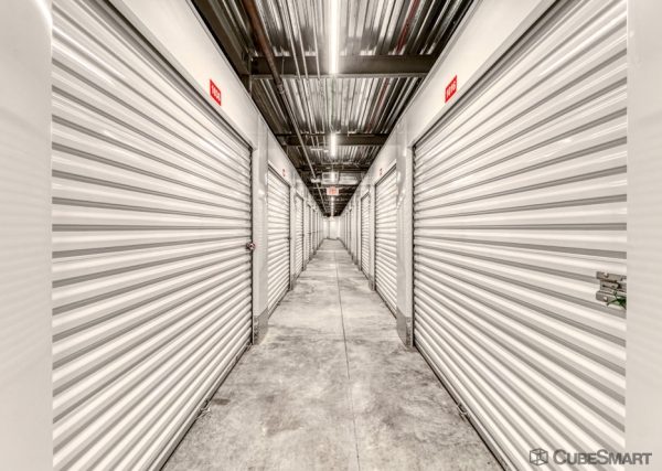 Facility photo: //images.sparefoot.com/medium/23367869fc543ac38b4.jpg