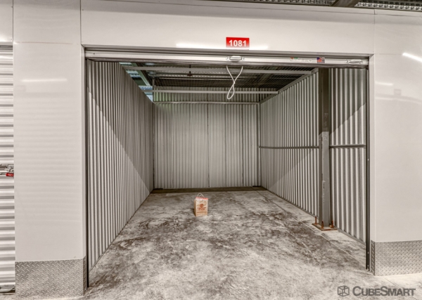 Facility photo: //images.sparefoot.com/medium/23367869fc543c0dd37.jpg
