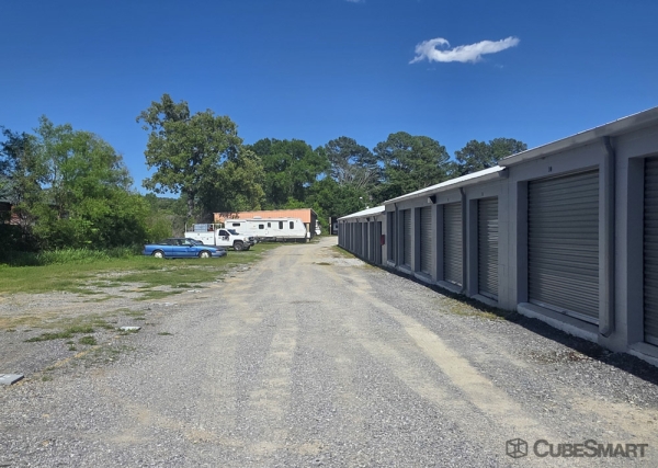 Facility photo: //images.sparefoot.com/medium/2336886883362b13412.jpg