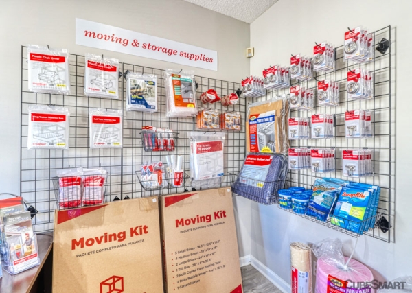 Facility photo: //images.sparefoot.com/medium/233688693d2603233fb.jpg