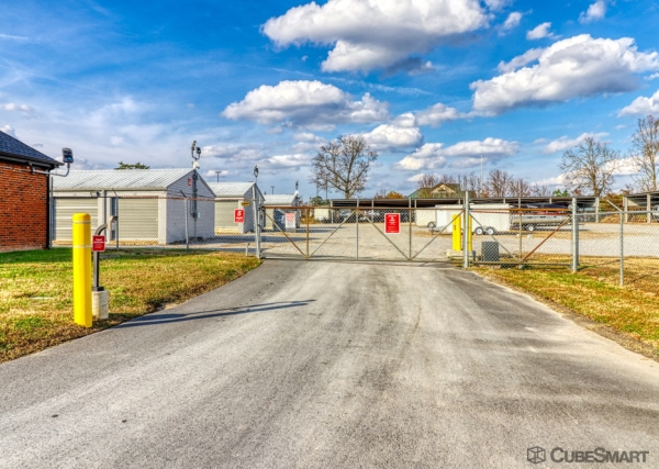 Facility photo: //images.sparefoot.com/medium/23368869fc43365a11e.jpg
